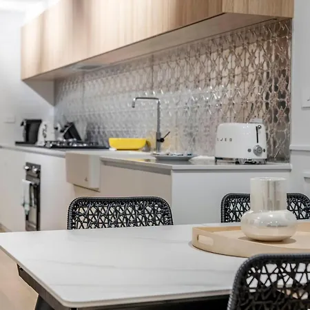 Awesome Brooklyn Inspired Apartment With Views Of Mt Ainsley Canberra Exterior photo
